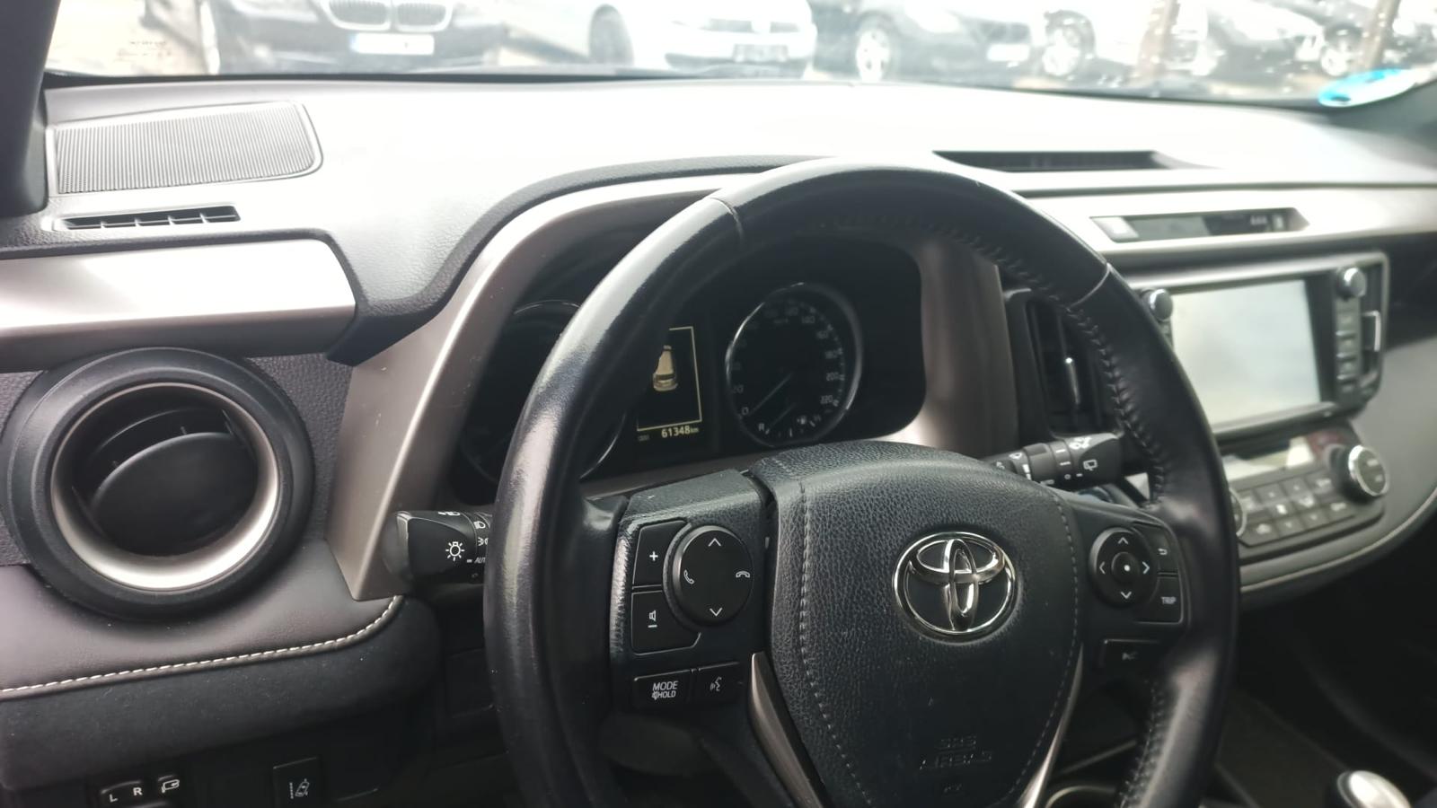 Toyota Rav 4 cu putin km