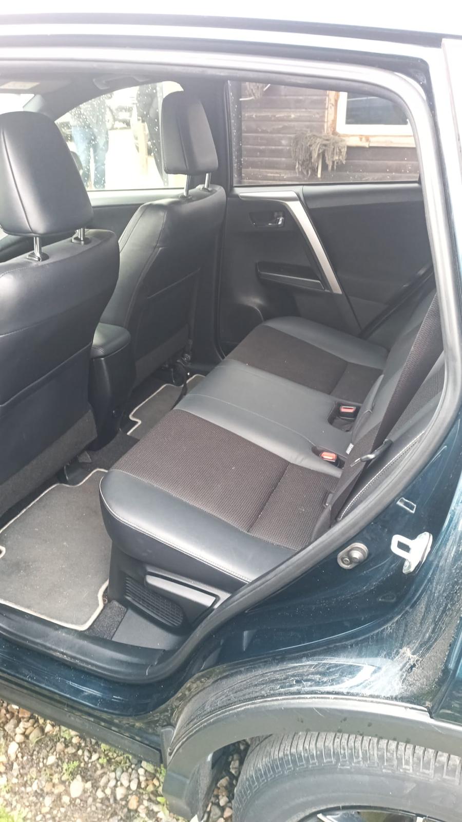 Toyota Rav 4 cu putin km